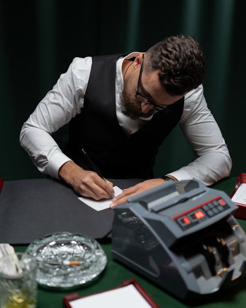 Asuntolainan Korko Vuodessa: Miten Se Vaikuttaa Lainakuluihin Ja Koronnousuihin