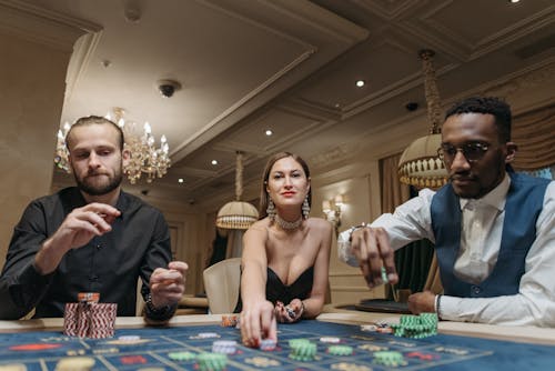 Mega Moolah Peli: Voittopotit Ja Pelin Toimintaperiaatteet